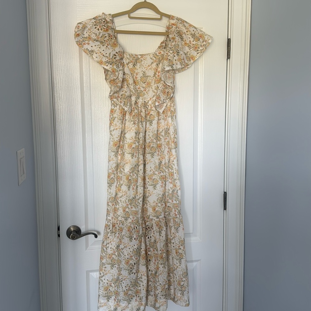 Great Spring dress. Wore a few times.